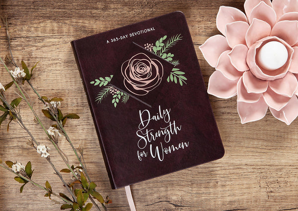 Daily Strength for Women (6x8, Yearlong Devotional)